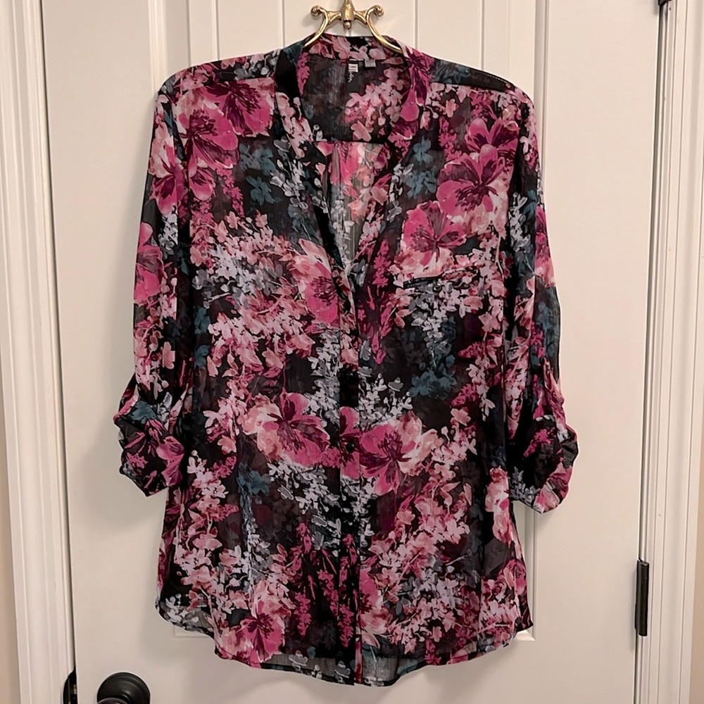 Lightweight and sheer button-up